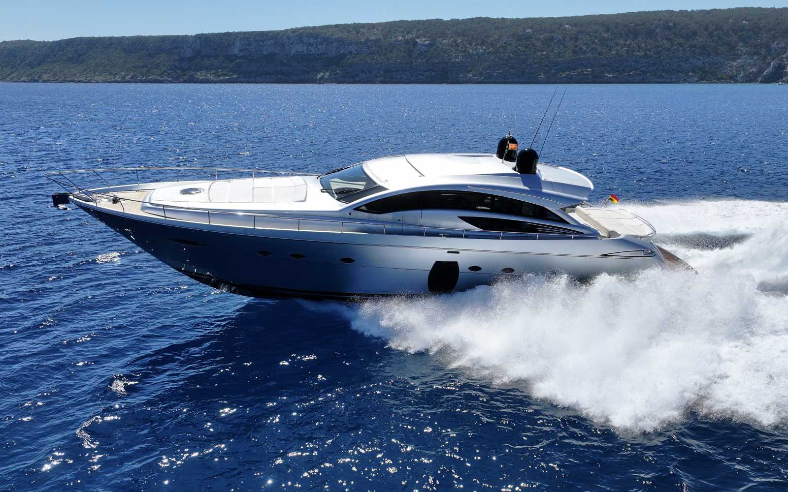 Pershing 72 "legendary"