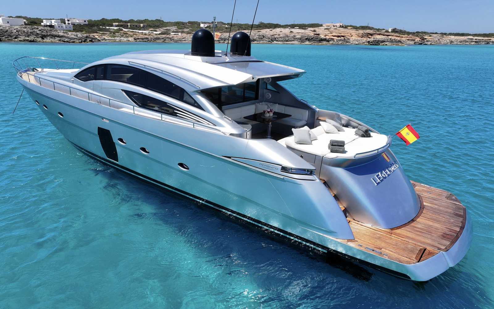 Pershing 72 "legendary"