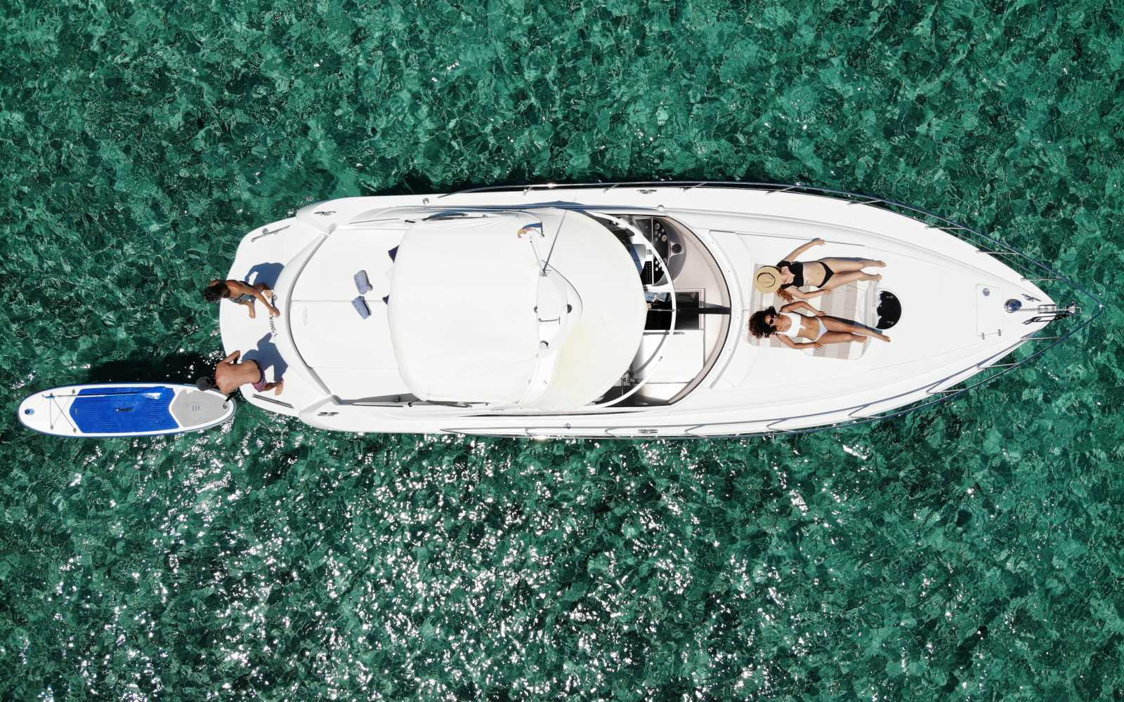 Pershing 37 — Black Ball