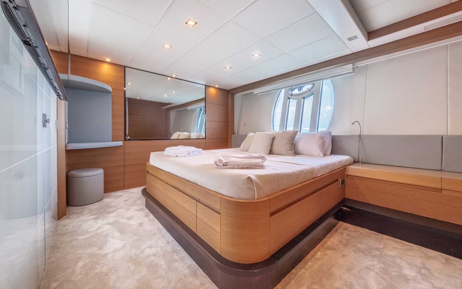 Pershing 80 "wahoo"