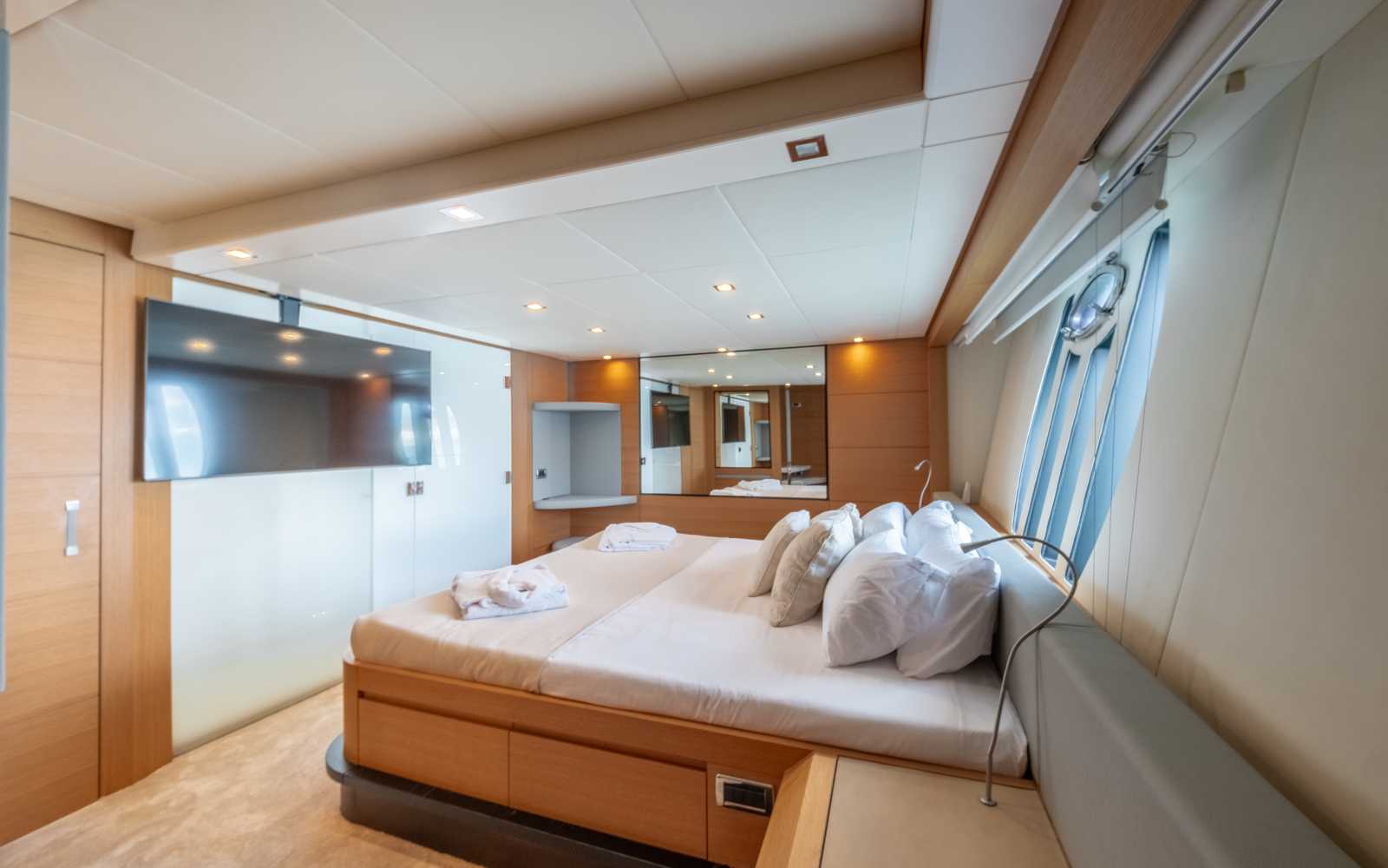 Pershing 80 "wahoo"
