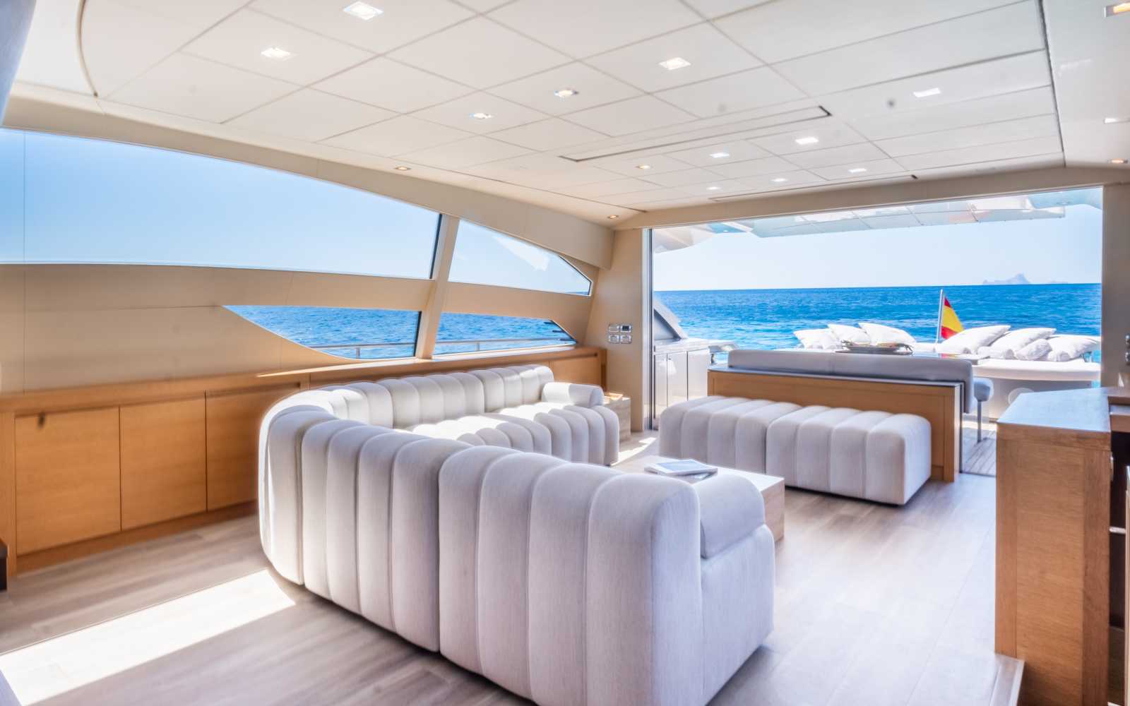 Pershing 80 "wahoo"