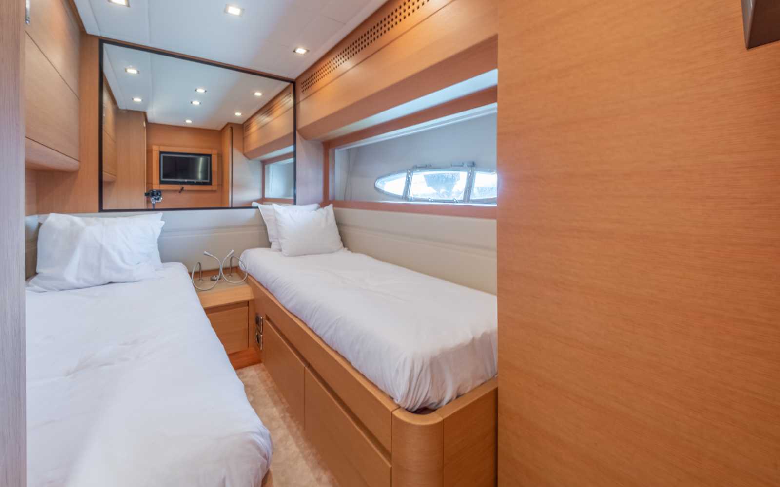 Pershing 80 "wahoo"