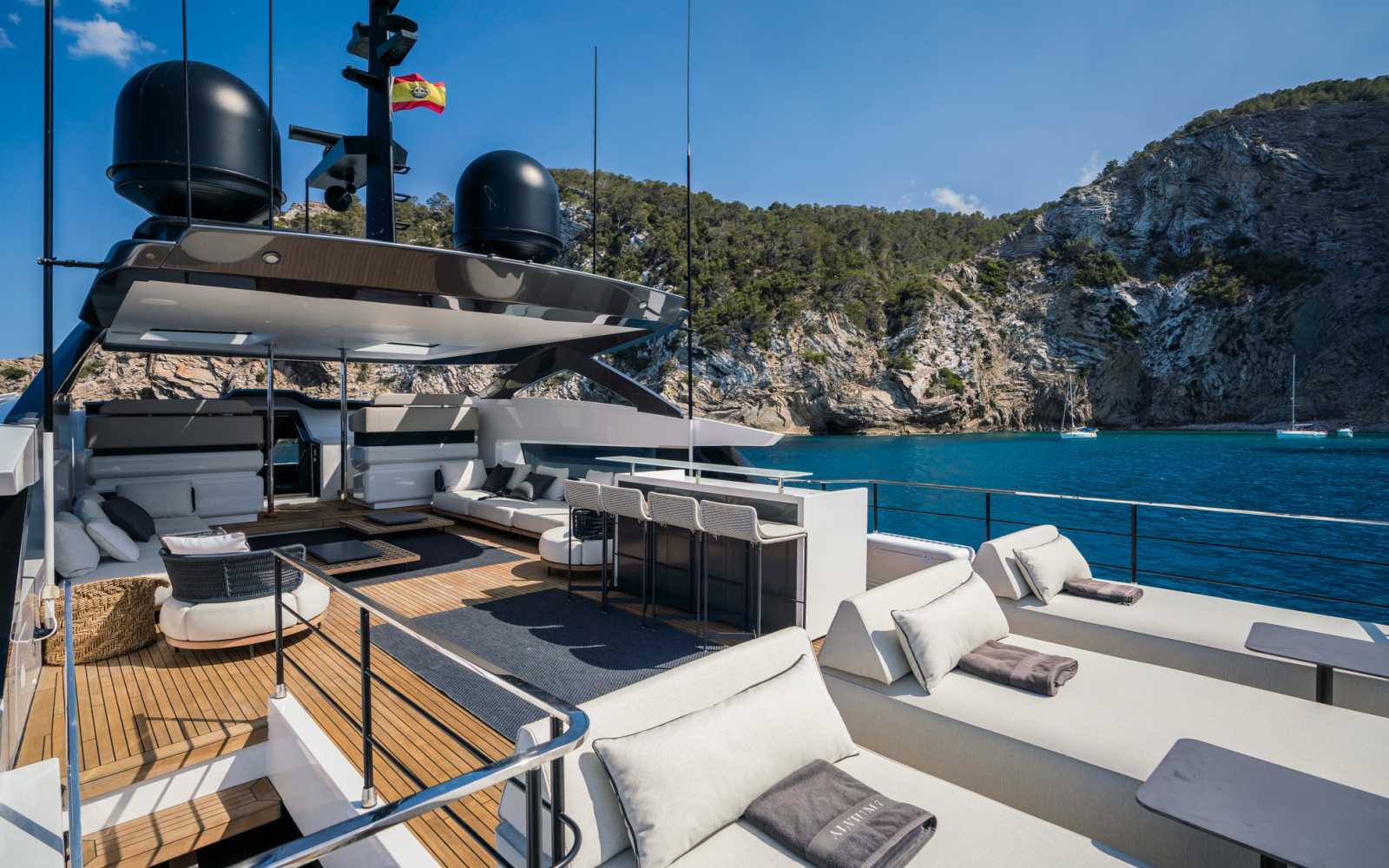 Ferretti Custom Line 106 "alvium"