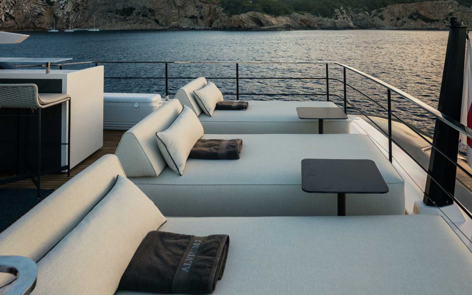 Ferretti Custom Line 106 "alvium"