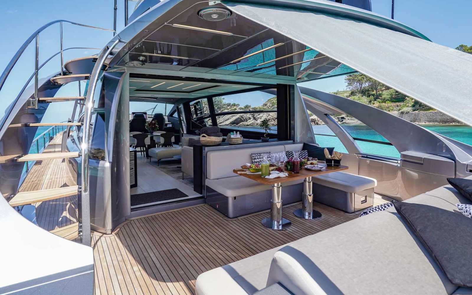 Pershing 8x "beyond"