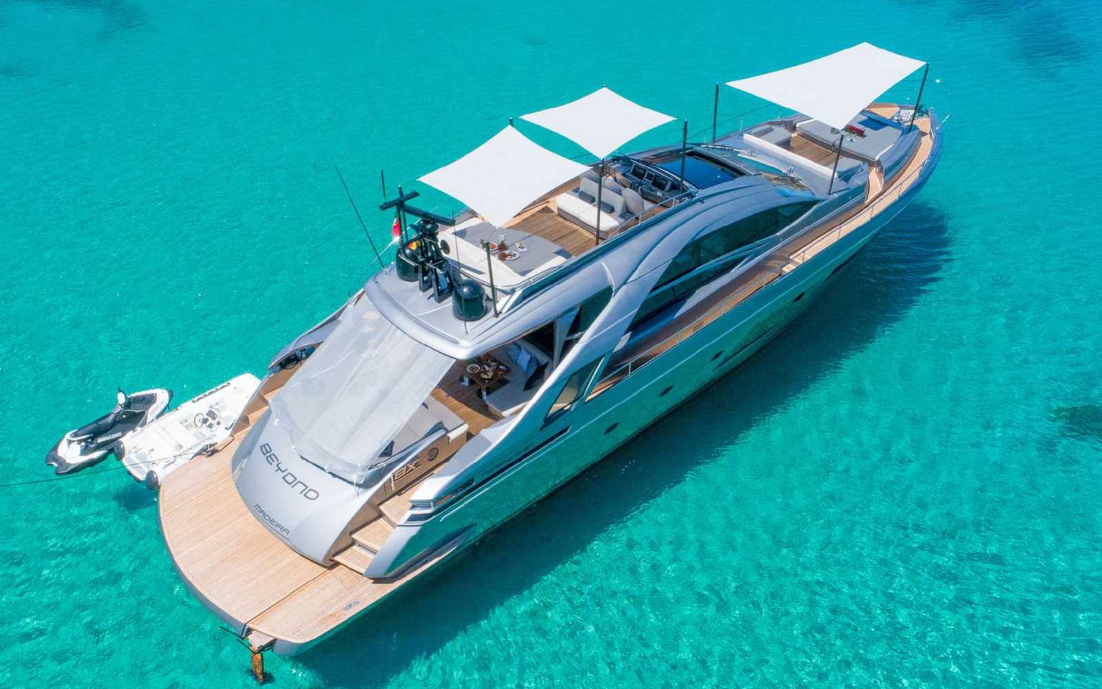 Pershing 8x "beyond"