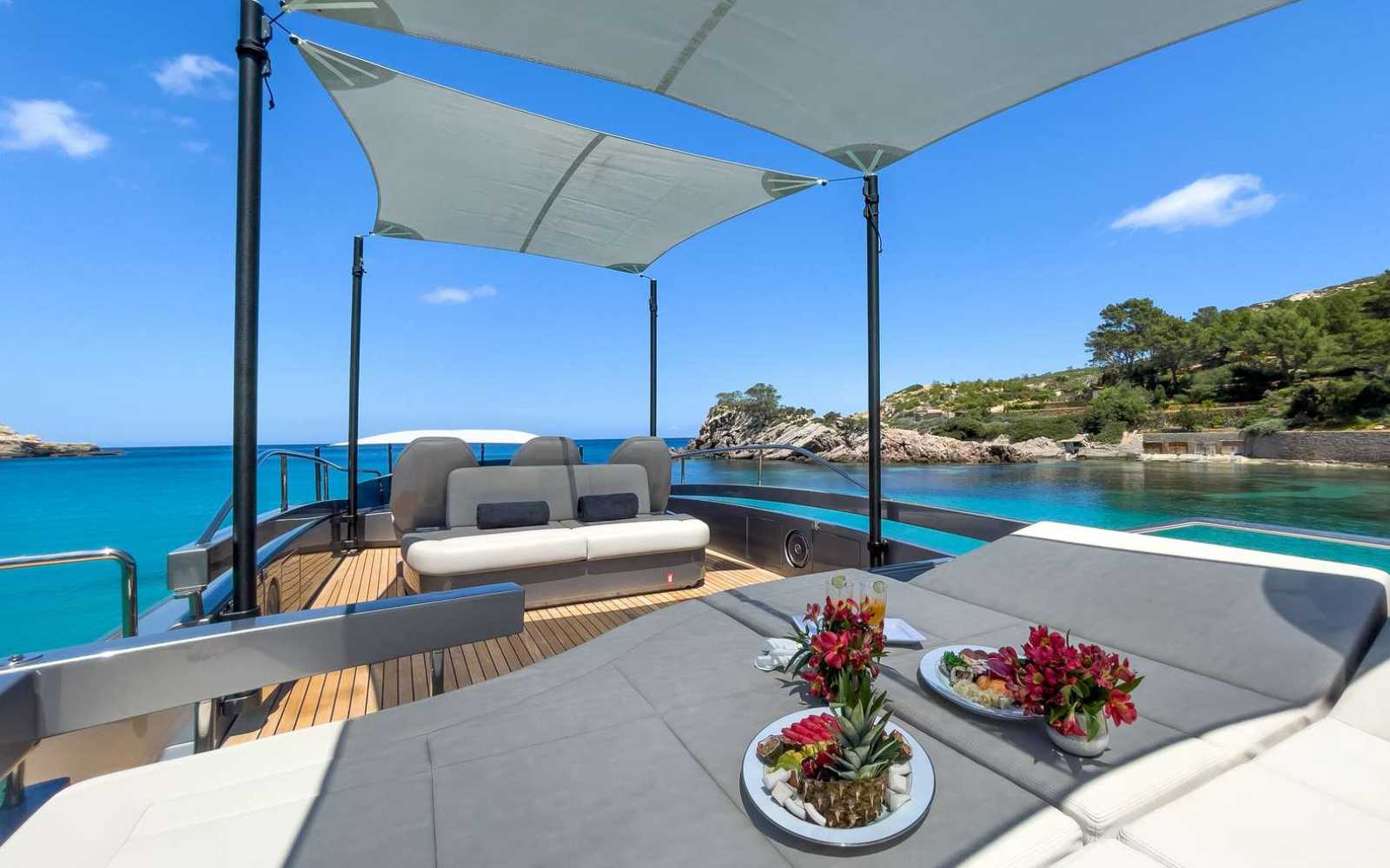 Pershing 8x "beyond"