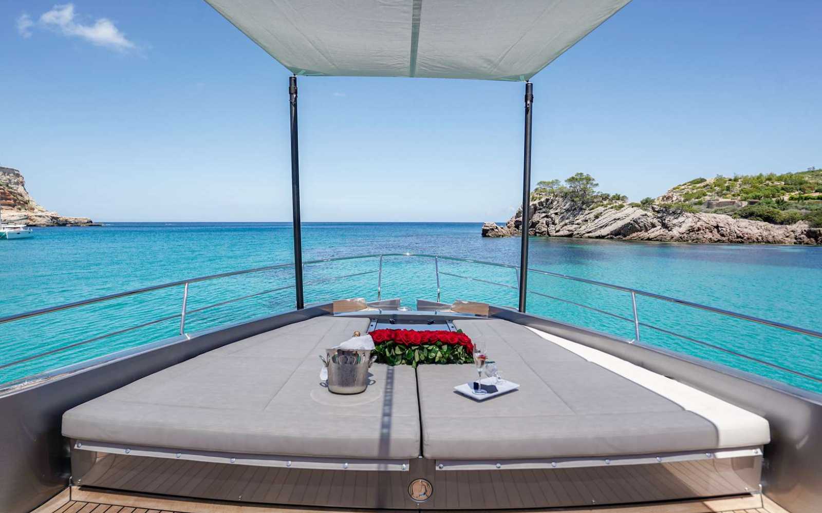 Pershing 8x "beyond"