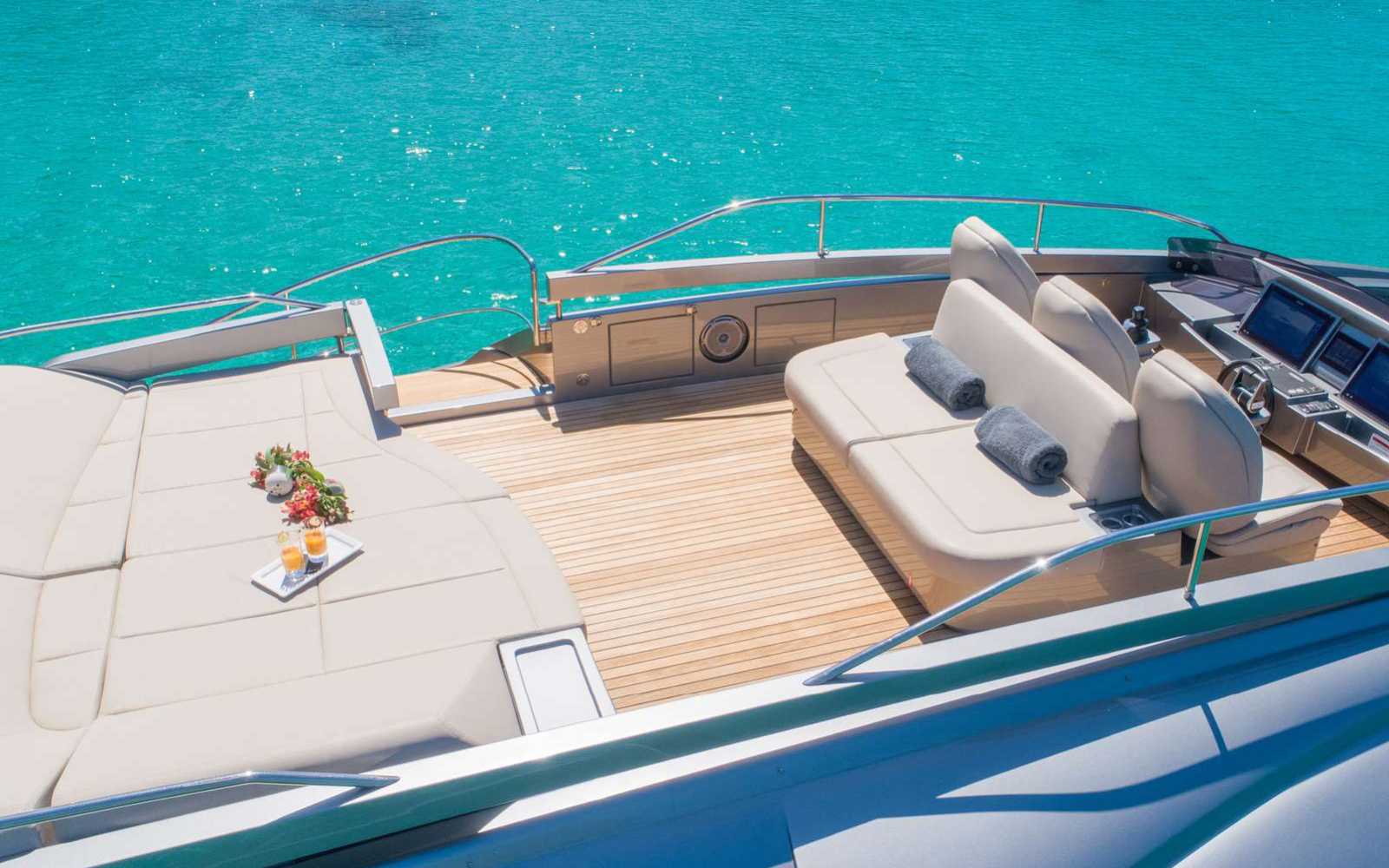 Pershing 8x "beyond"
