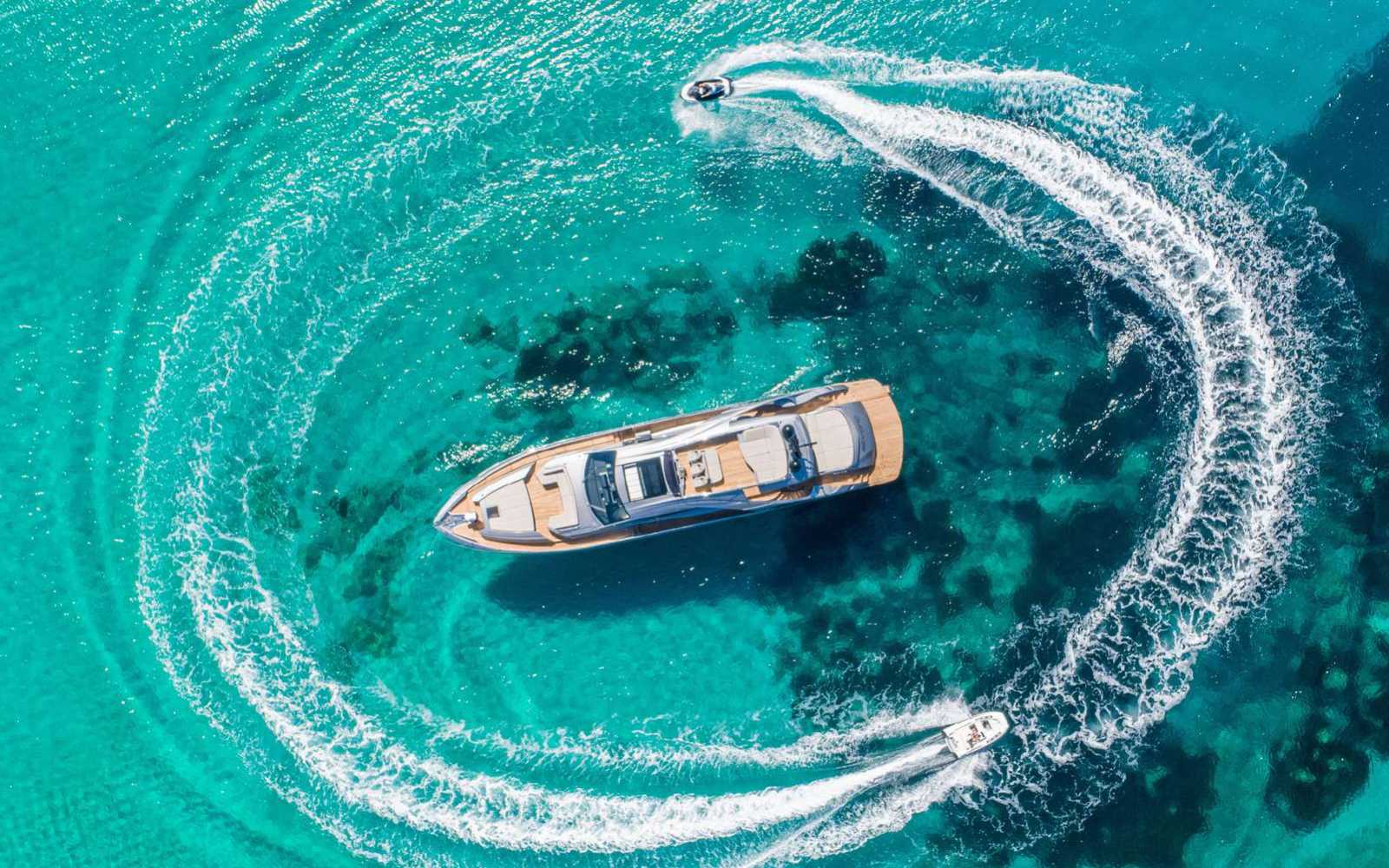 Pershing 8x "beyond"