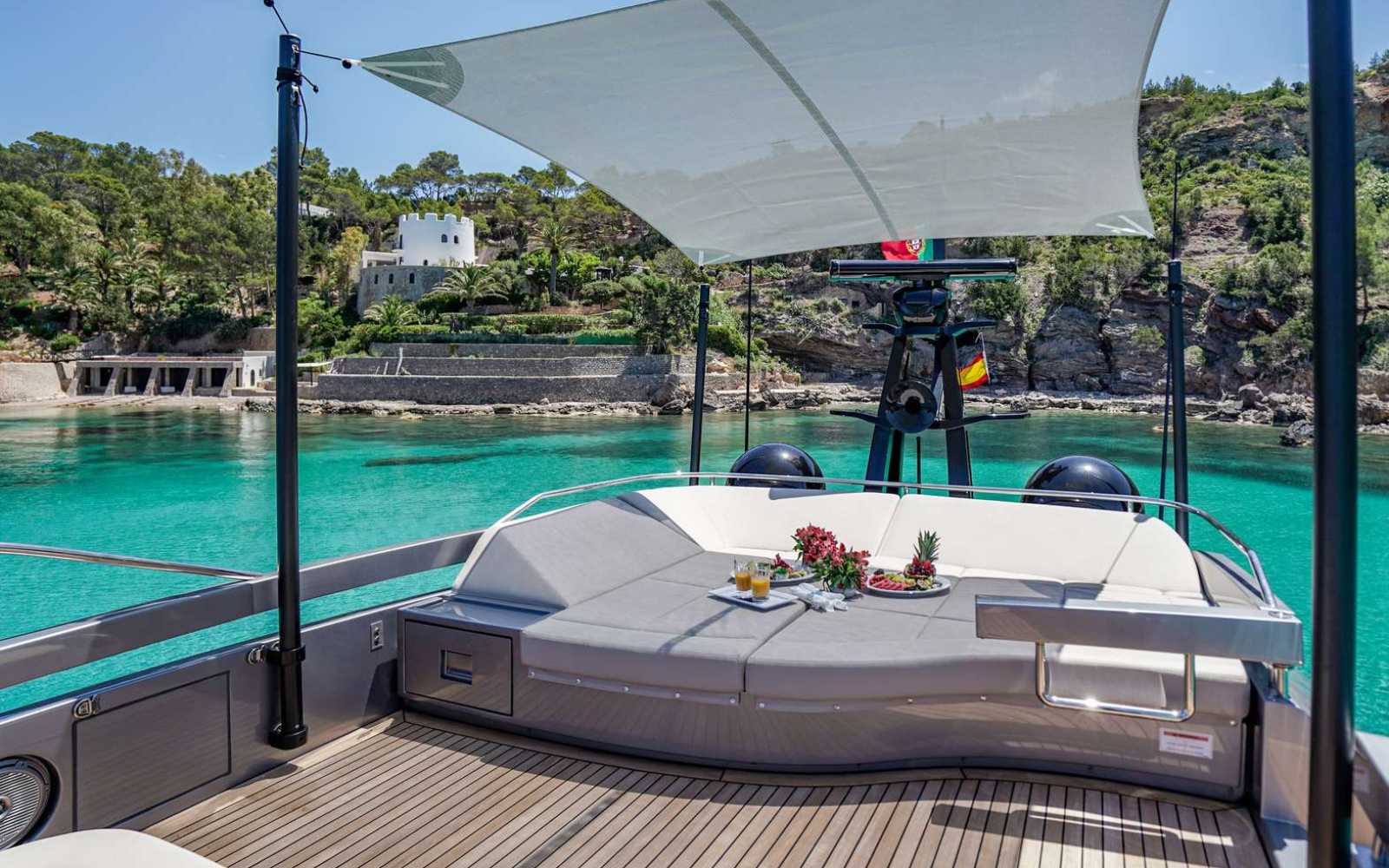 Pershing 8x "beyond"