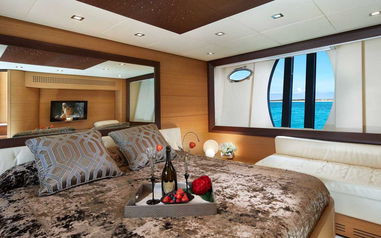 Pershing 72 "legendary"