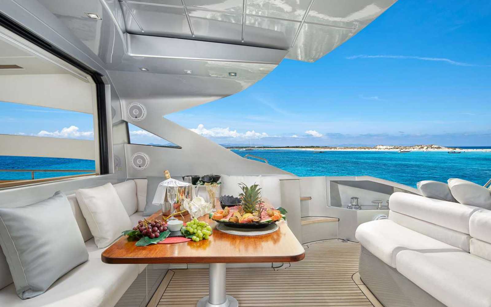 Pershing 72 "legendary"