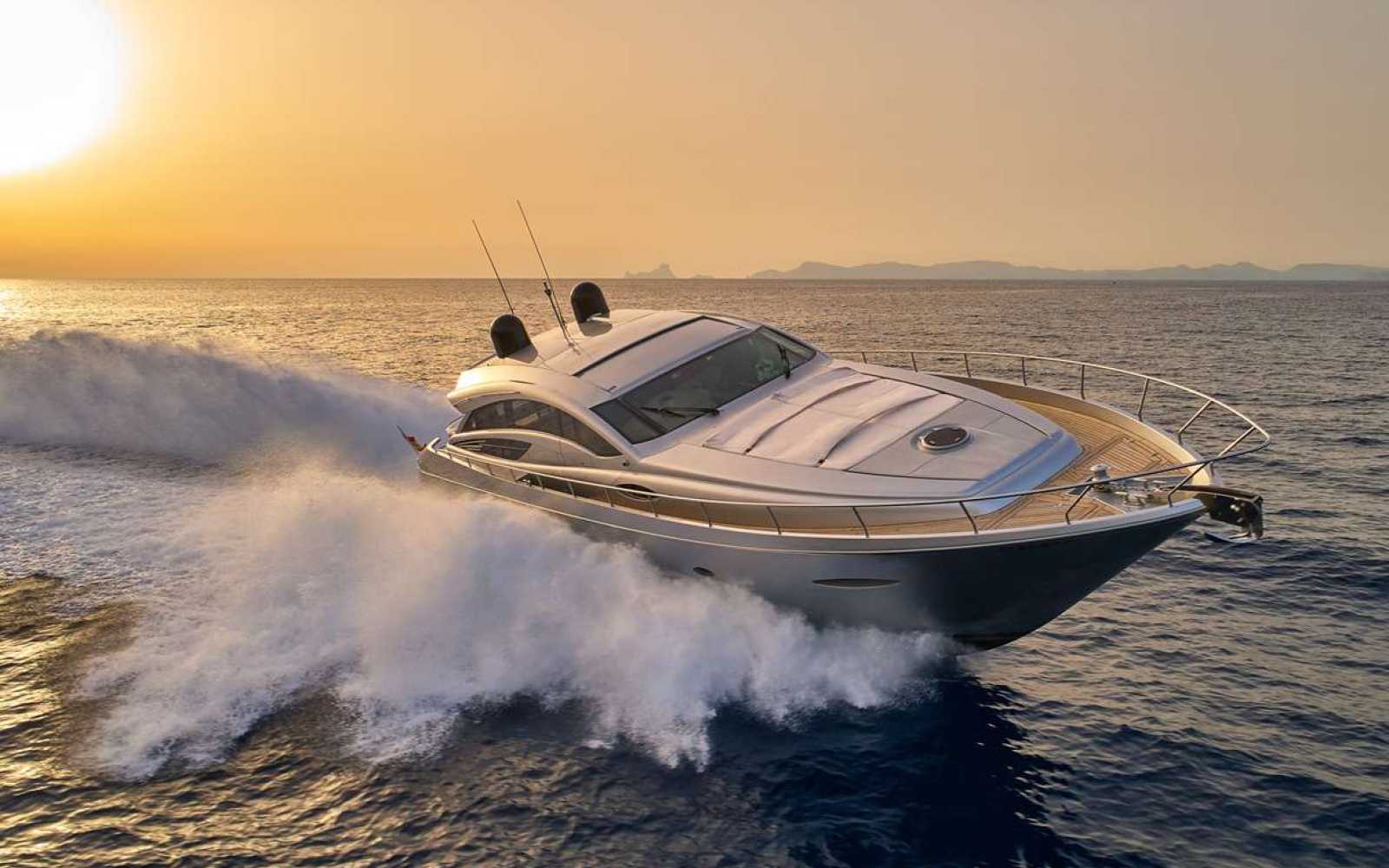 Pershing 72 "legendary"