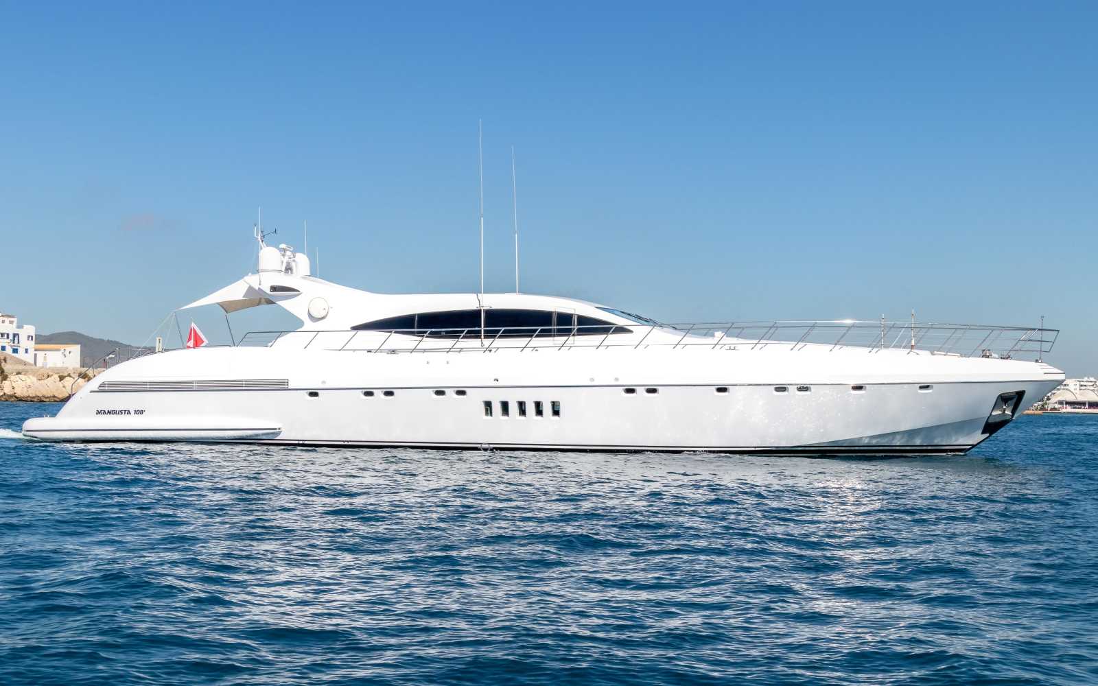 Mangusta 108 "belisa"