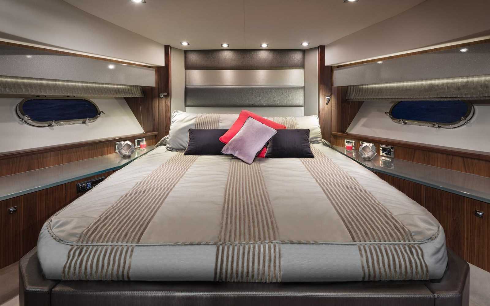 Sunseeker Predator 74 "black Jax"