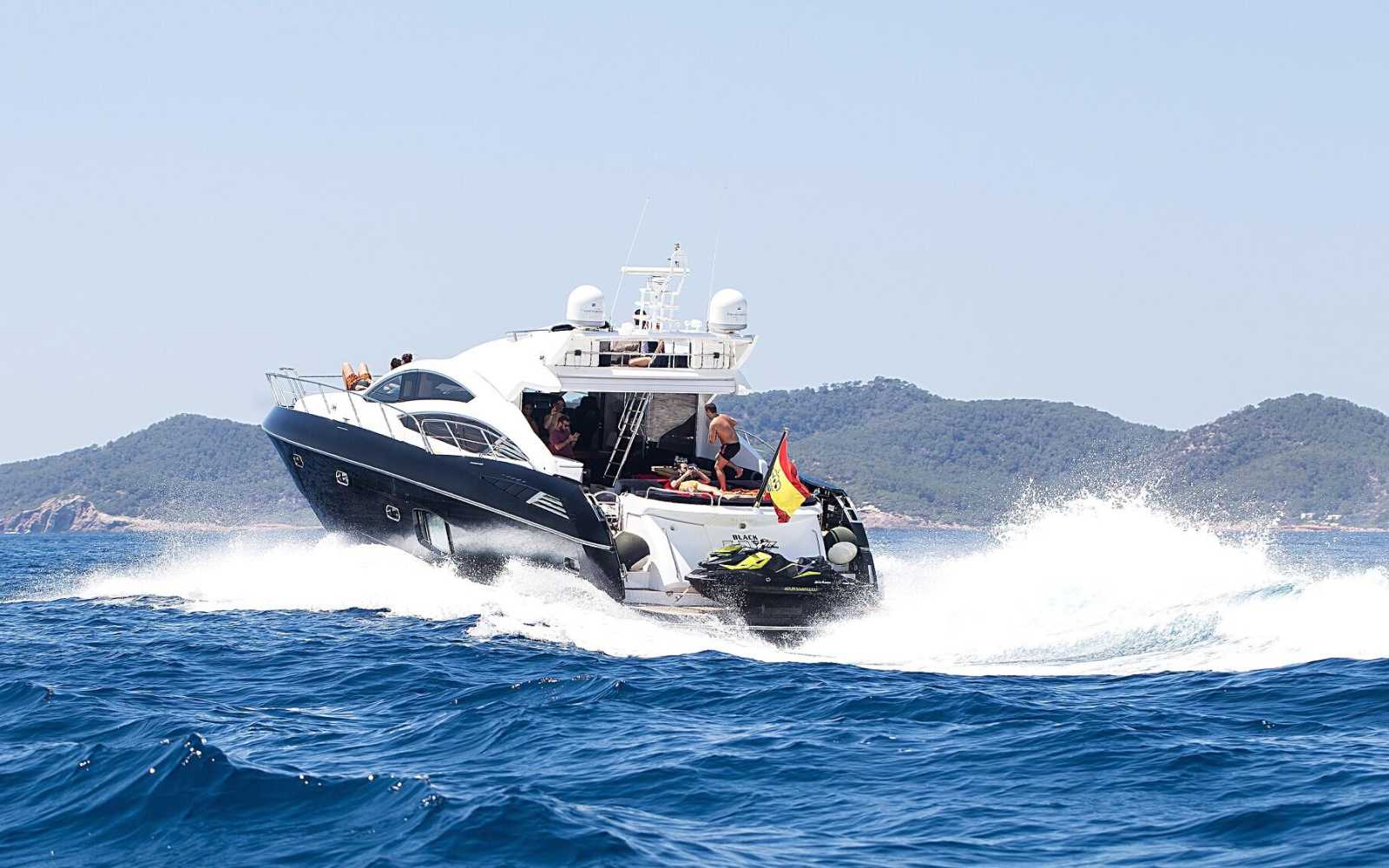 Sunseeker Predator 74 "black Jax"