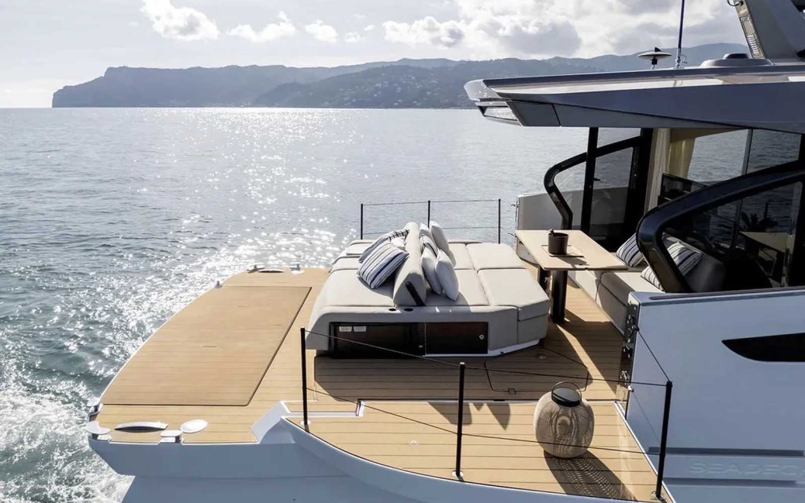 Azimut Seadeck 6 "adelita"