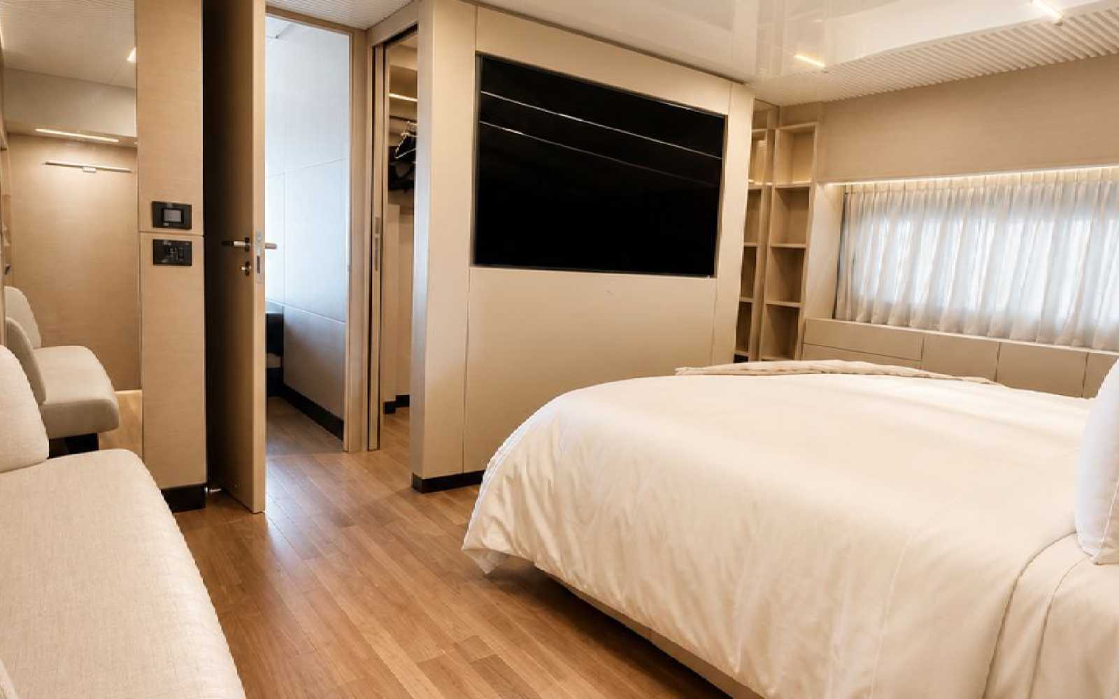 Ferretti 920 "ogum"