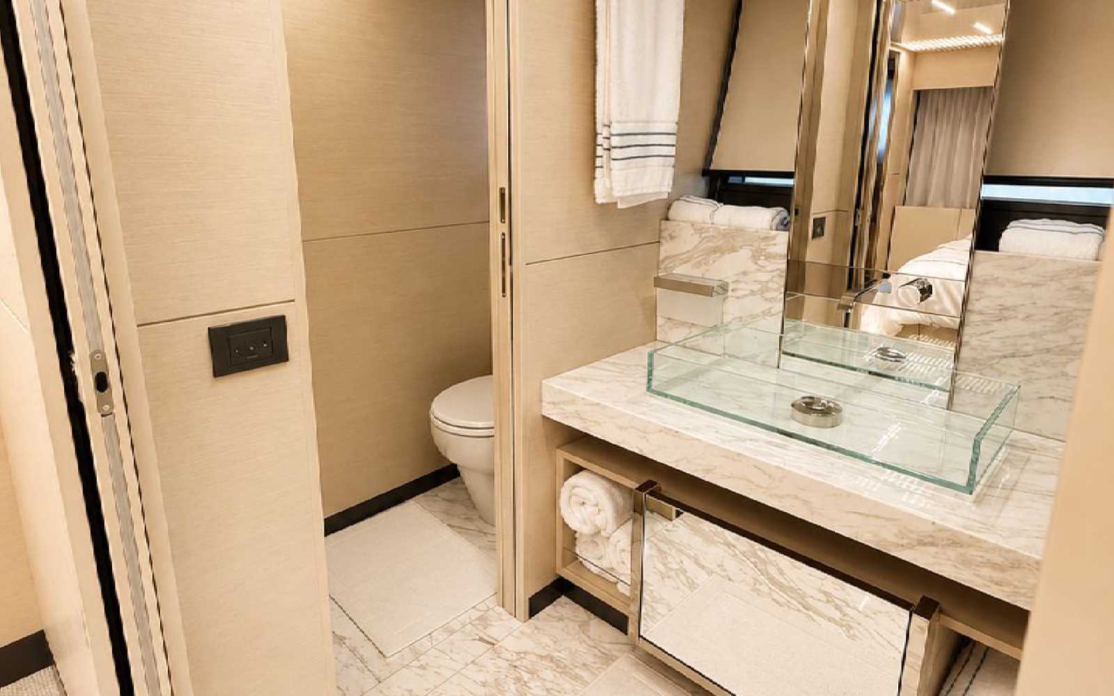 Ferretti 920 "ogum"