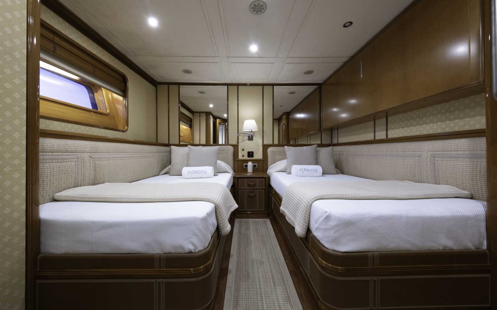 Custom Royal Yacht 150 "my Foners"
