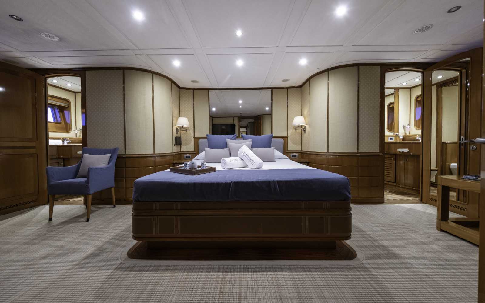 Custom Royal Yacht 150 "my Foners"