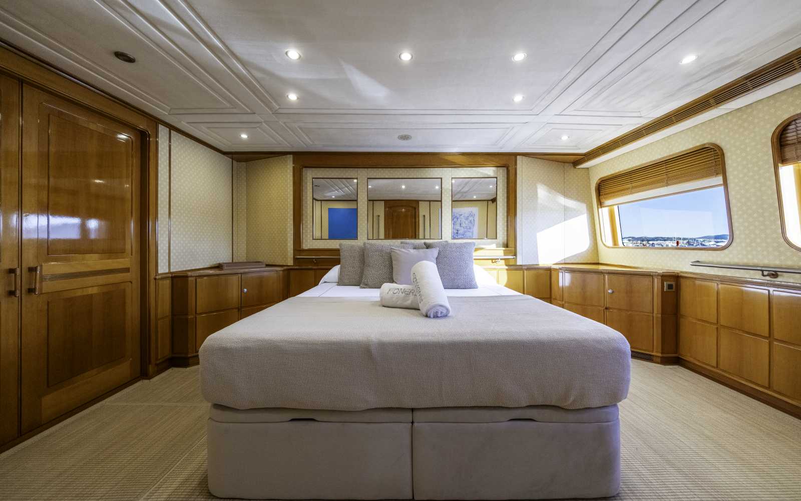 Custom Royal Yacht 150 "my Foners"