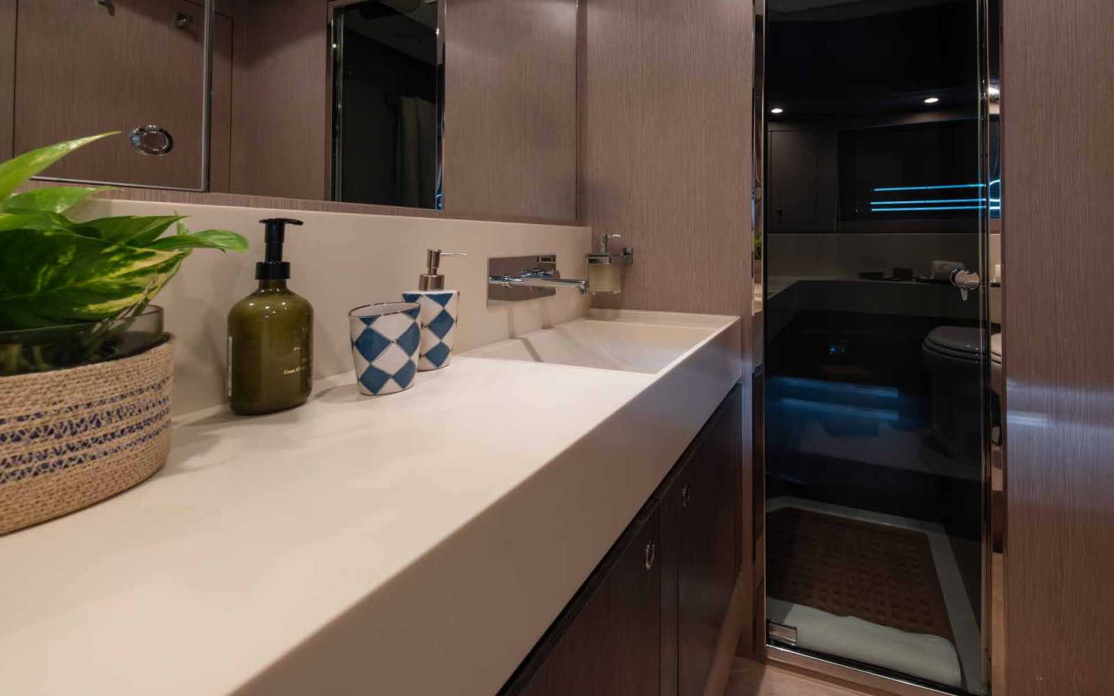 Riva 86 "tanit"