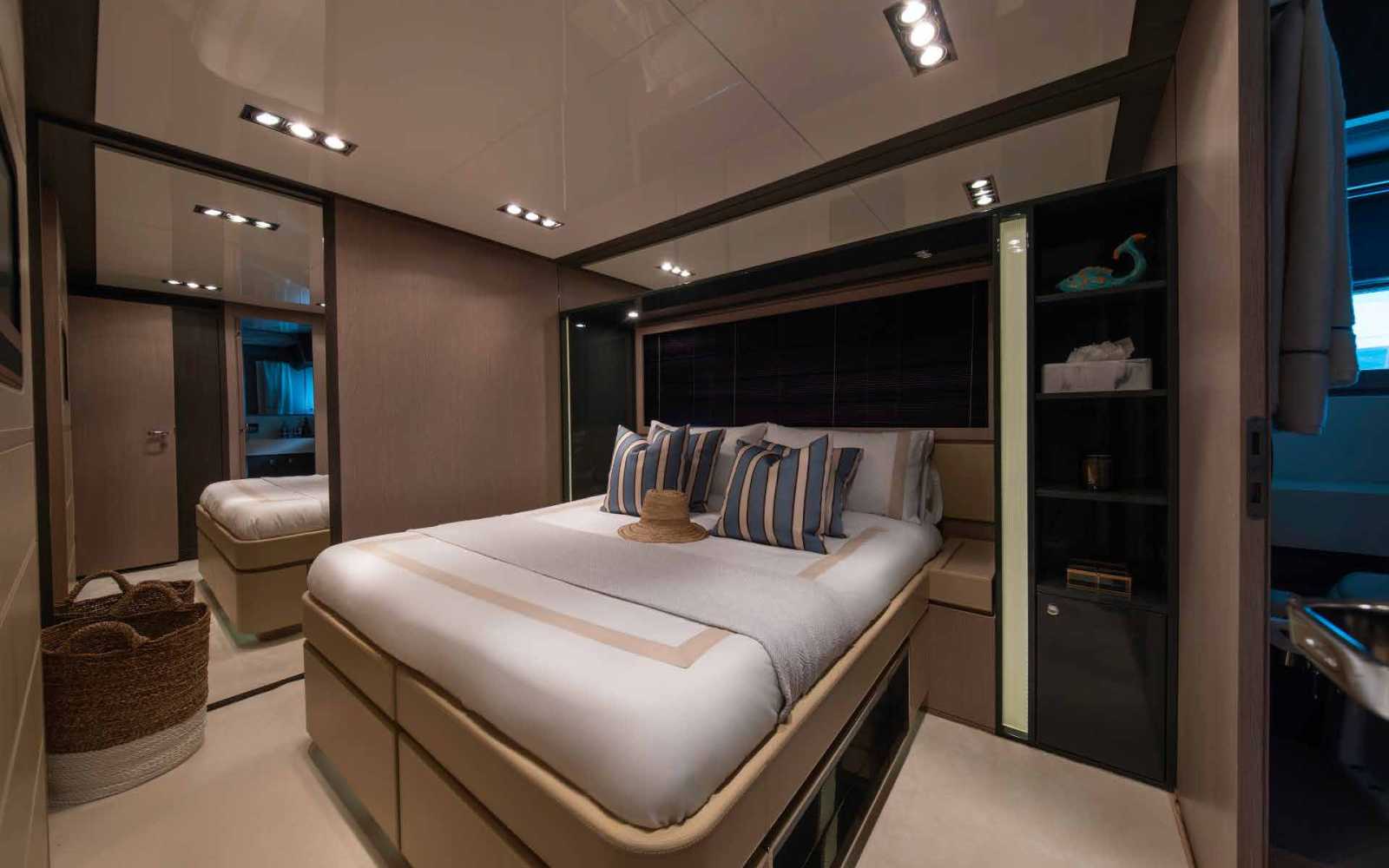 Riva 86 "tanit"