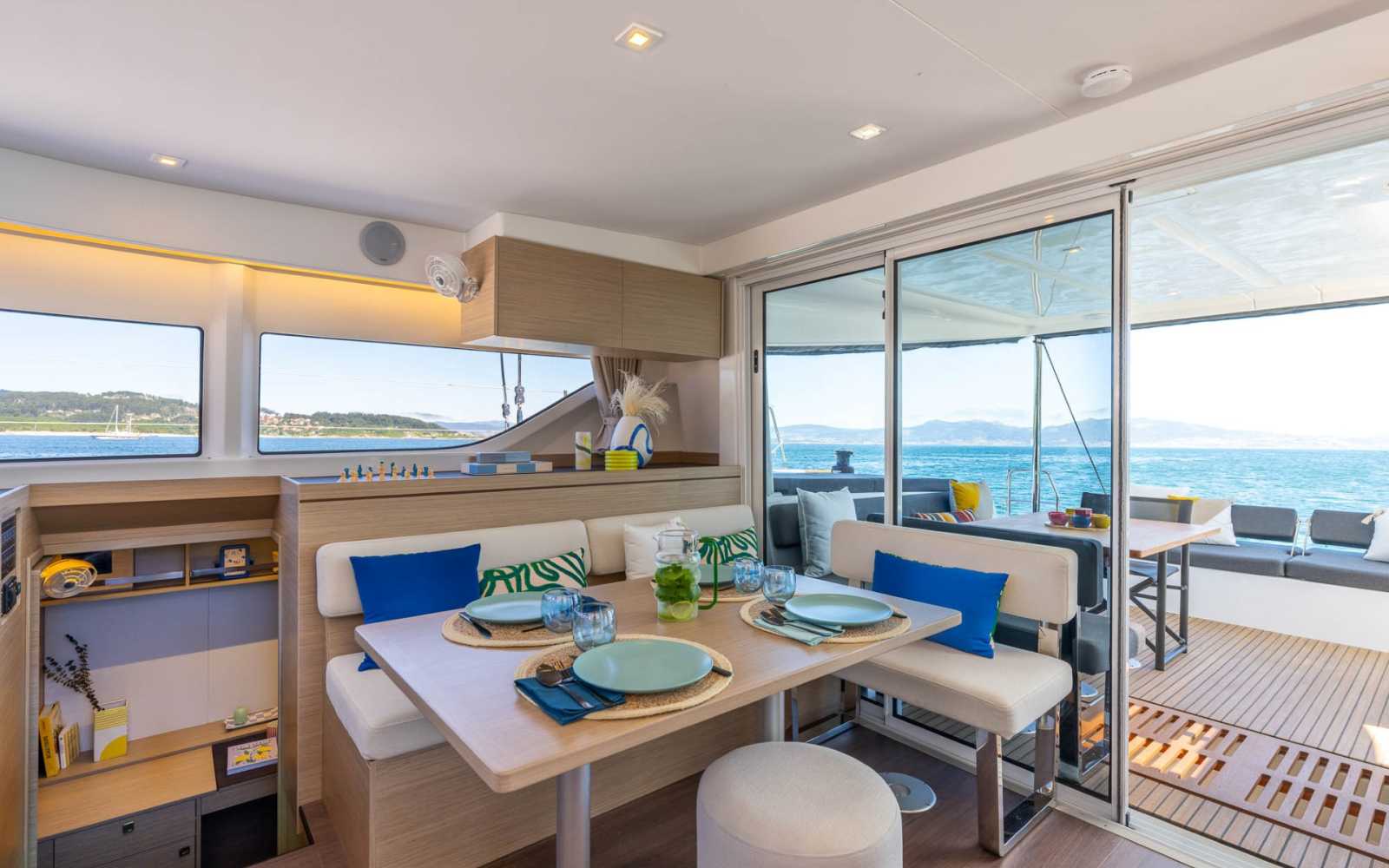 Lagoon  43 "white Pearl"