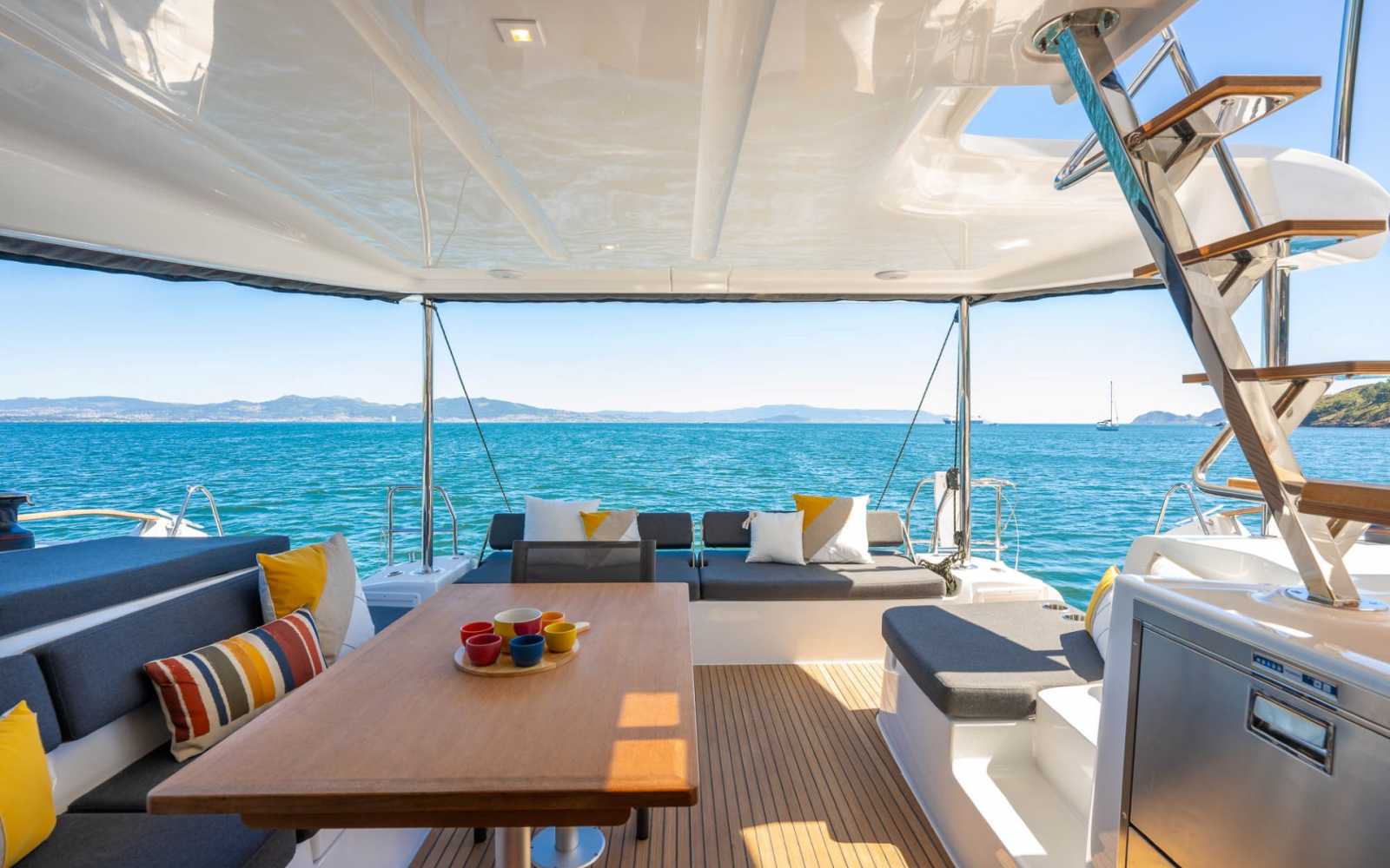 Lagoon  43 "white Pearl"