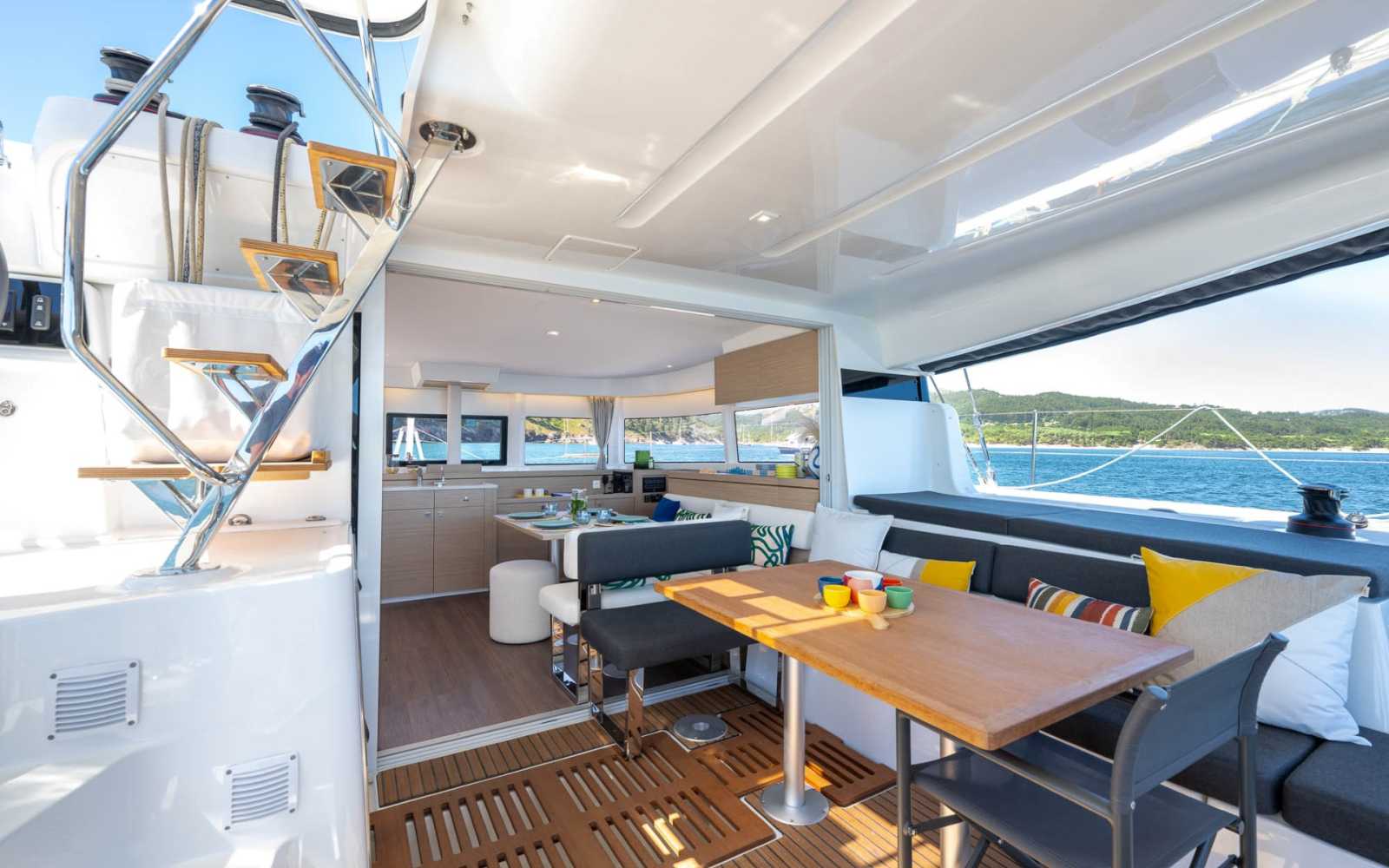 Lagoon  43 "white Pearl"