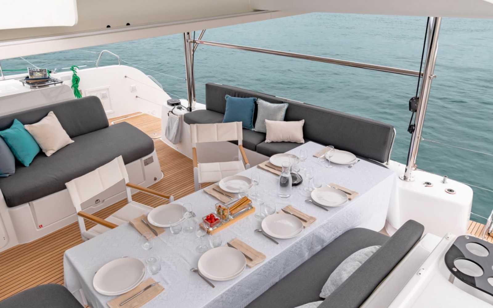 Lagoon 46 "blue Regeneration"