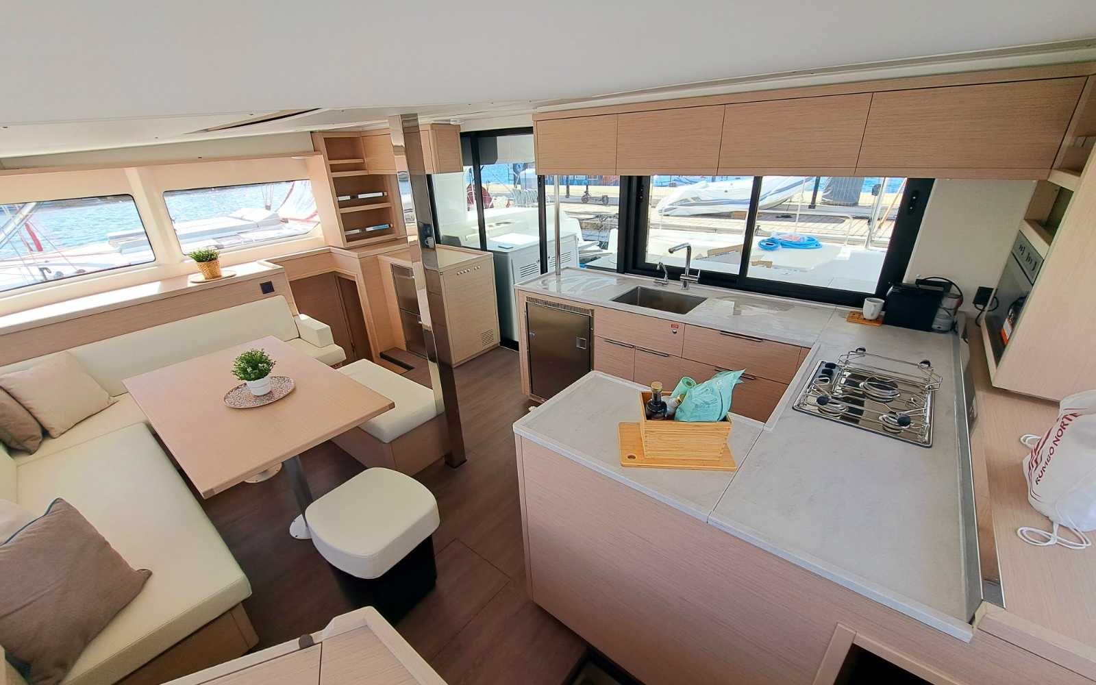 Lagoon 46 "blue Regeneration"