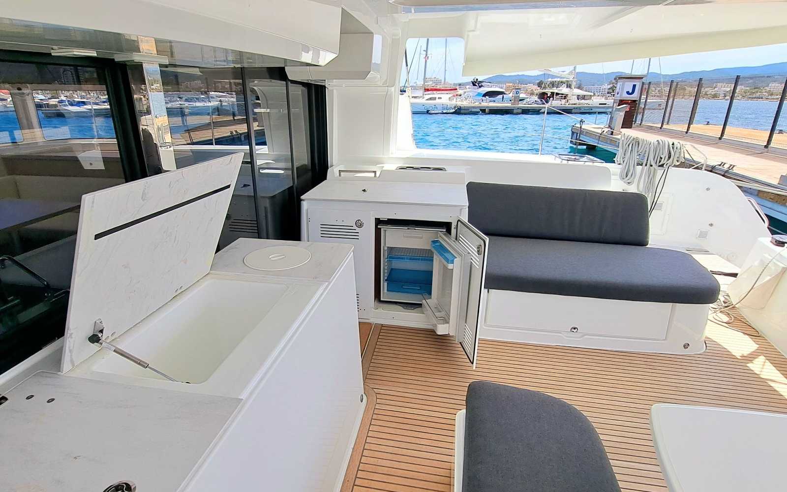Lagoon 46 "blue Regeneration"