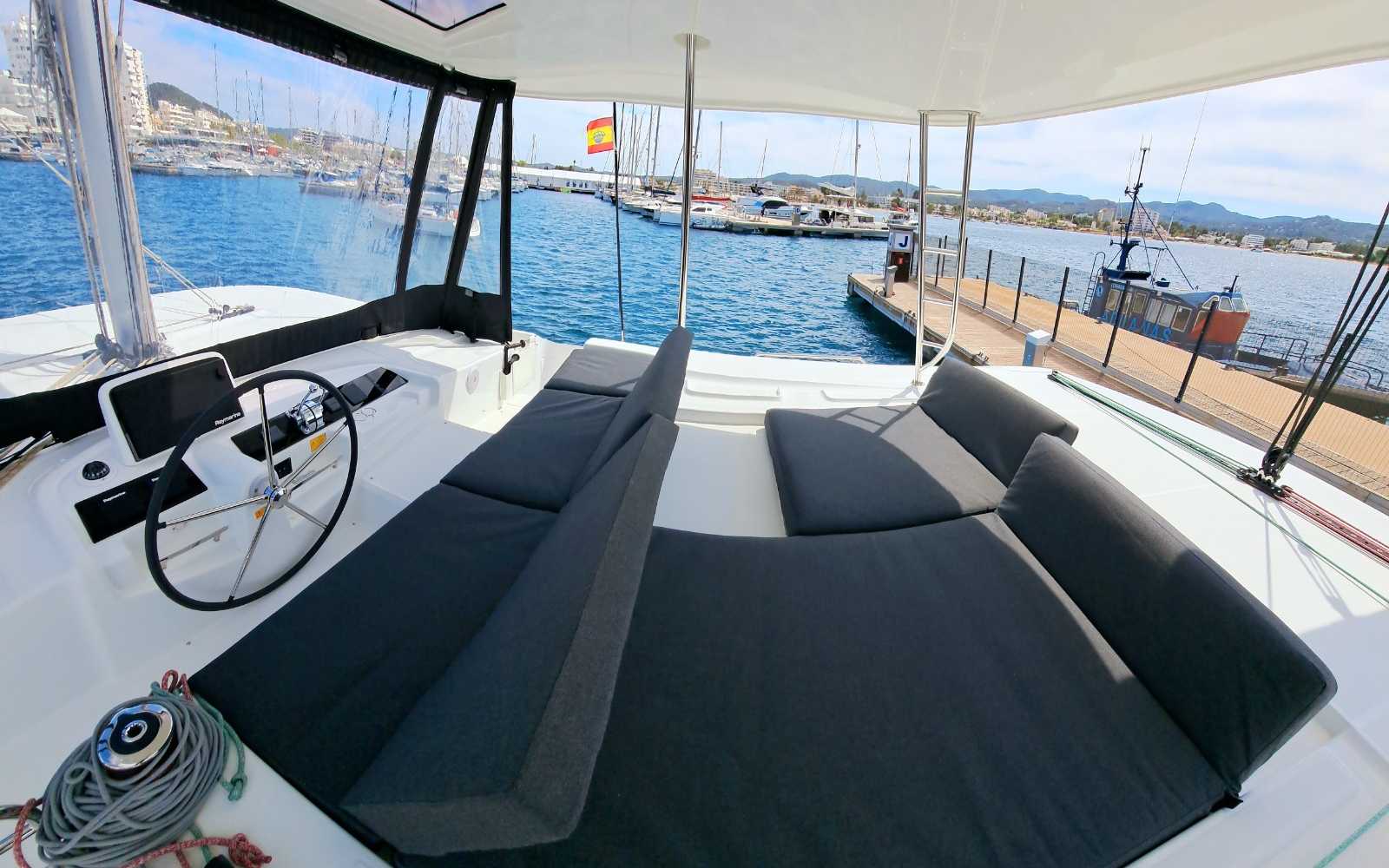 Lagoon 46 "blue Regeneration"