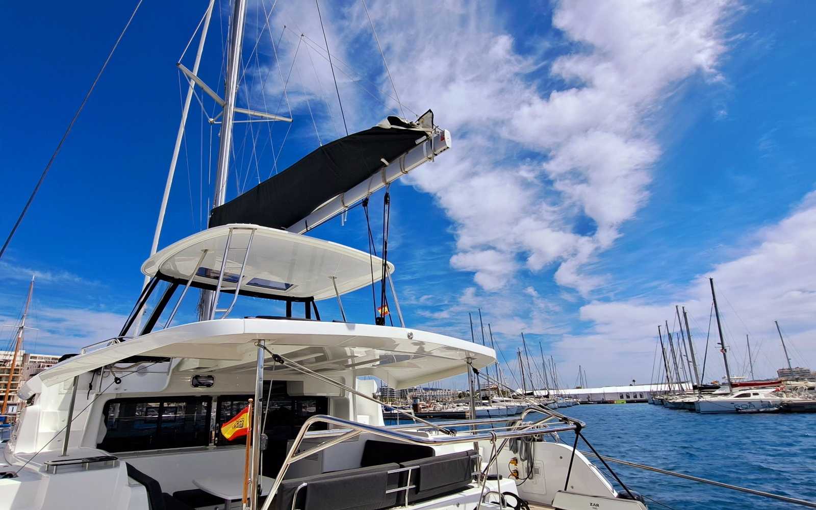 Lagoon 46 "blue Regeneration"