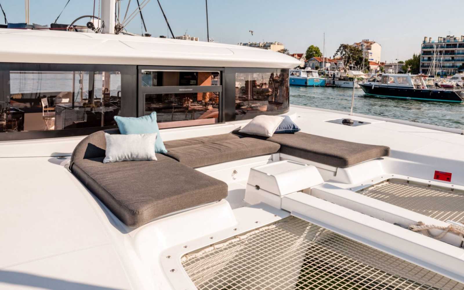 Lagoon 46 "blue Regeneration"
